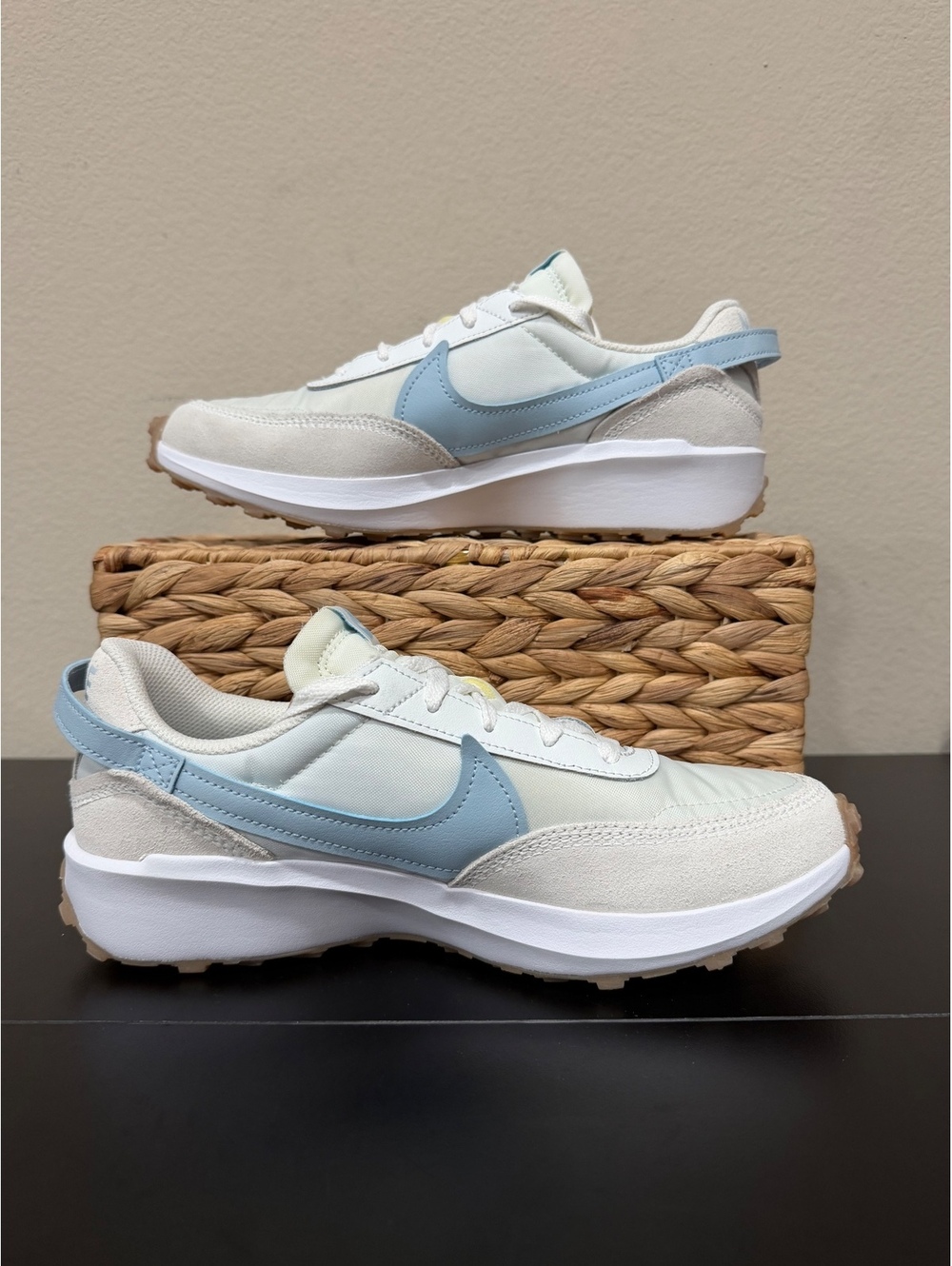 Size 8.5 - Nike Women’s Waffle Debut “White Blue Gum” - Picture 2 of 6